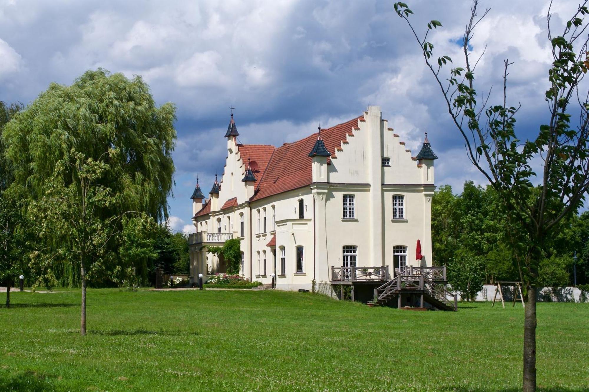 فيلا Gutshaus Penzlin Meyenburg  المظهر الخارجي الصورة